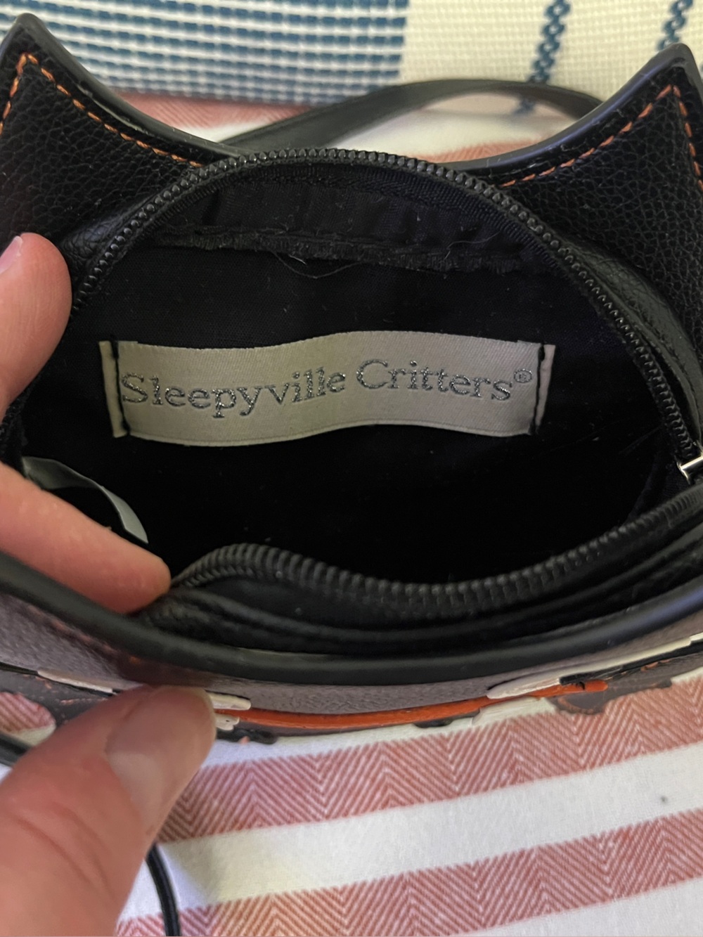 Sleepyville critters small Black Bat Crossbody Bag Halloween with zipper purse - Picture 5 of 14